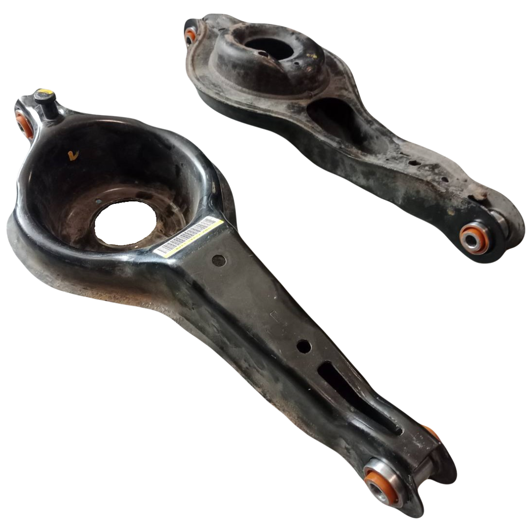 Задній підпружинний важіль Mazda 3 BL 2009-2013 Послуга з перепресування сайлентблоків (Сайлентблоки в ціну не входять)