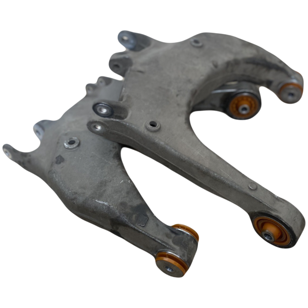 Задній нижній важіль Audi A8 1994-2002 Послуга з перепресування сайлентблока (Сайлентблоки в ціну не входять)