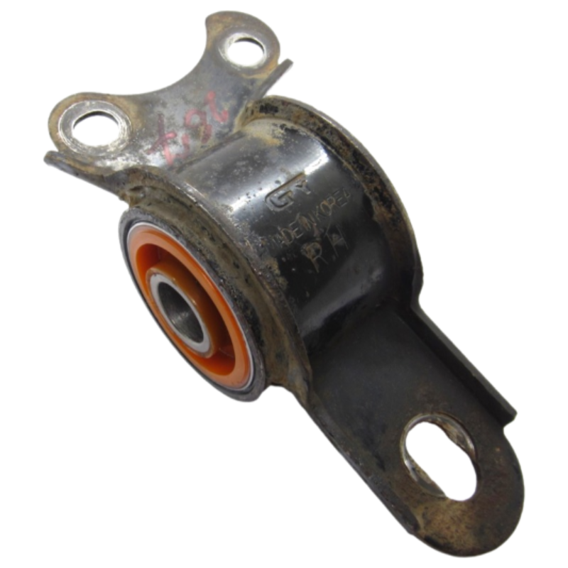 Поліуретановий сайлентблок переднього важеля задній Chevrolet Evanda 2000-2006 В КРОНШТЕЙНІ правий