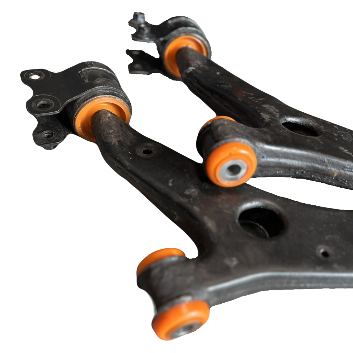 Передній важіль Volvo C70 2009-2013 Послуга з перепресування сайлентблоків (Сайлентблоки в ціну не входять)