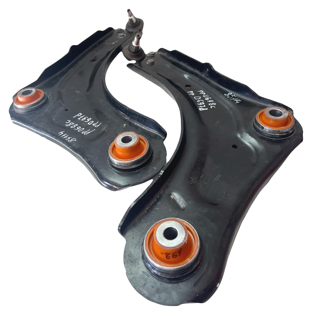 Передній важель Renault Scenic 2009-2016 Послуга з перепресування сайлентблоків (Сайлентблоки в ціну не входять)