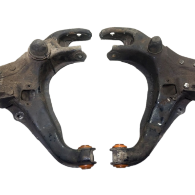 Передній нижній важіль Mitsubishi L200 1996-2006 Послуга з перепресування сайлентблоків (Сайлентблоки в ціну не входять)