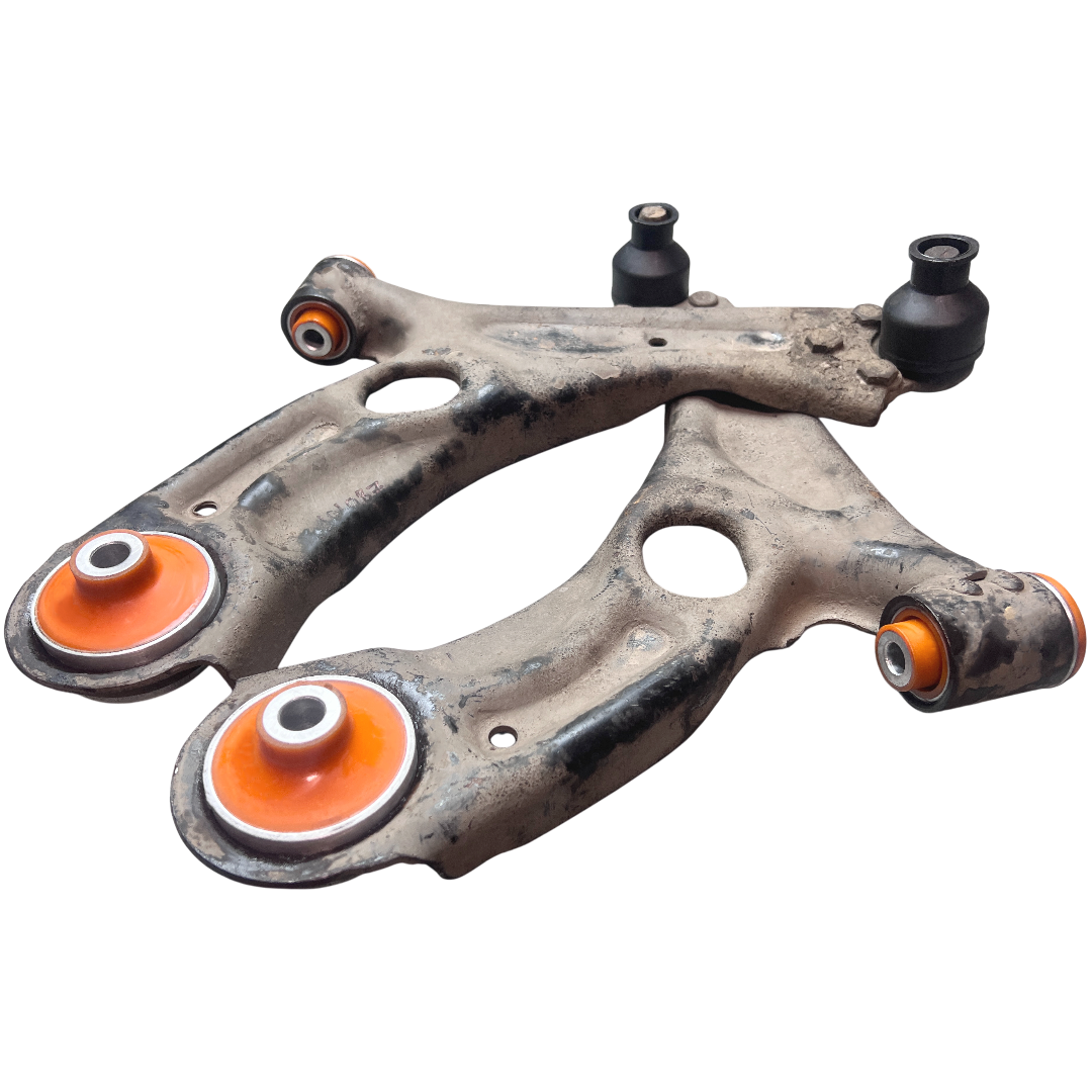 Передній важіль Chevrolet Cobalt 2011- Послуга з перепресування сайлентблоків (Сайлентблоки в ціну не входять)