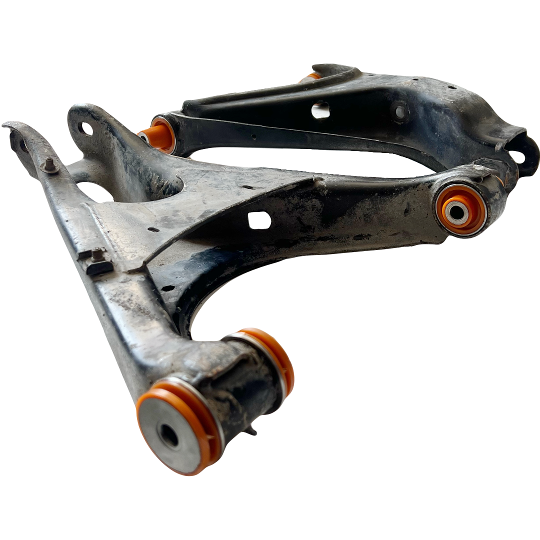 Задній нижній важіль Audi A6 1997-2004 Послуга з перепресування сайлентблоків (Сайлентблоки в ціну не входять)