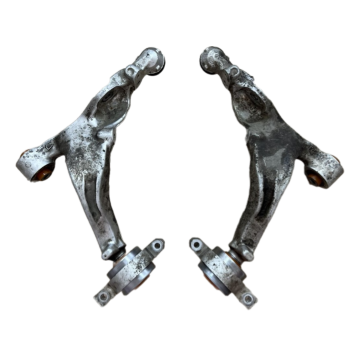 Передній важіль Nissan Skyline 2006-2014 Послуга з перепресування сайлентблоків (Сайлентблоки в ціну не входять)