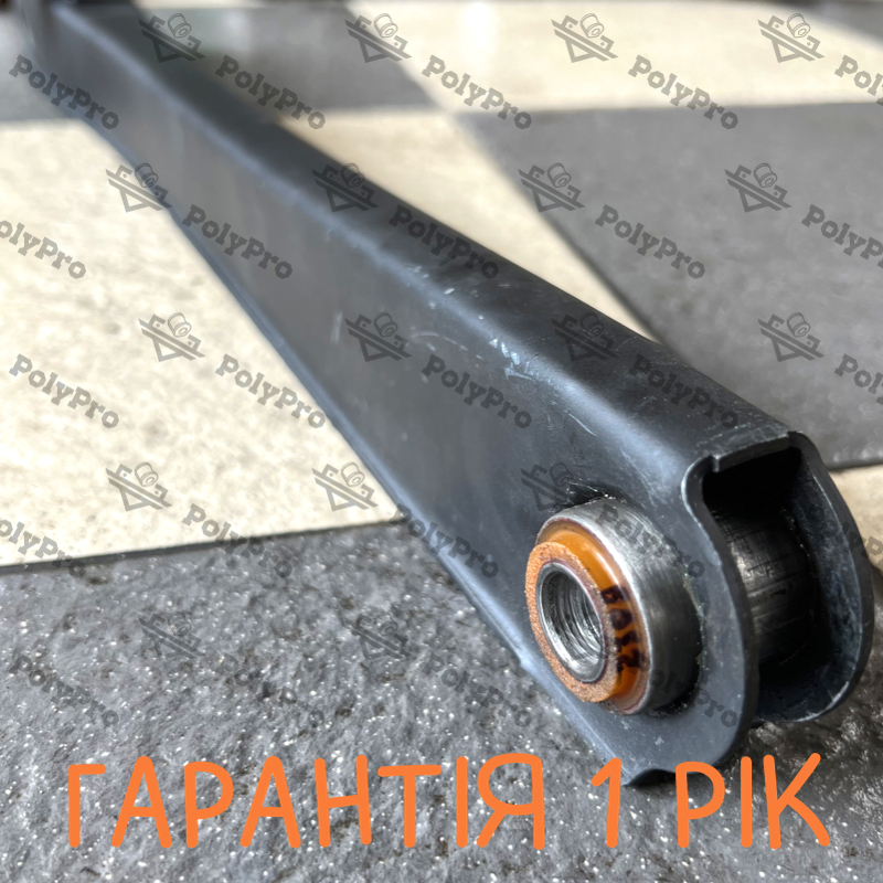 Rear trailing arm Renault Safrane 1992-2000 Service for sandblasting, powder painting and re-pressing of the bushing (Bushing is not included in the price)