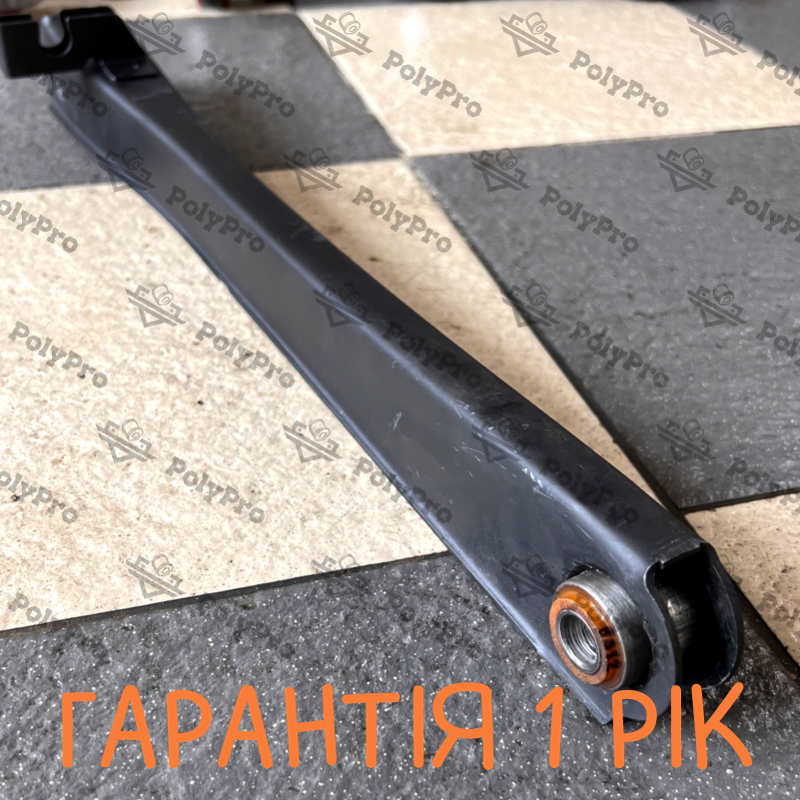 Rear trailing arm Renault Safrane 1992-2000 Service for sandblasting, powder painting and re-pressing of the bushing (Bushing is not included in the price)