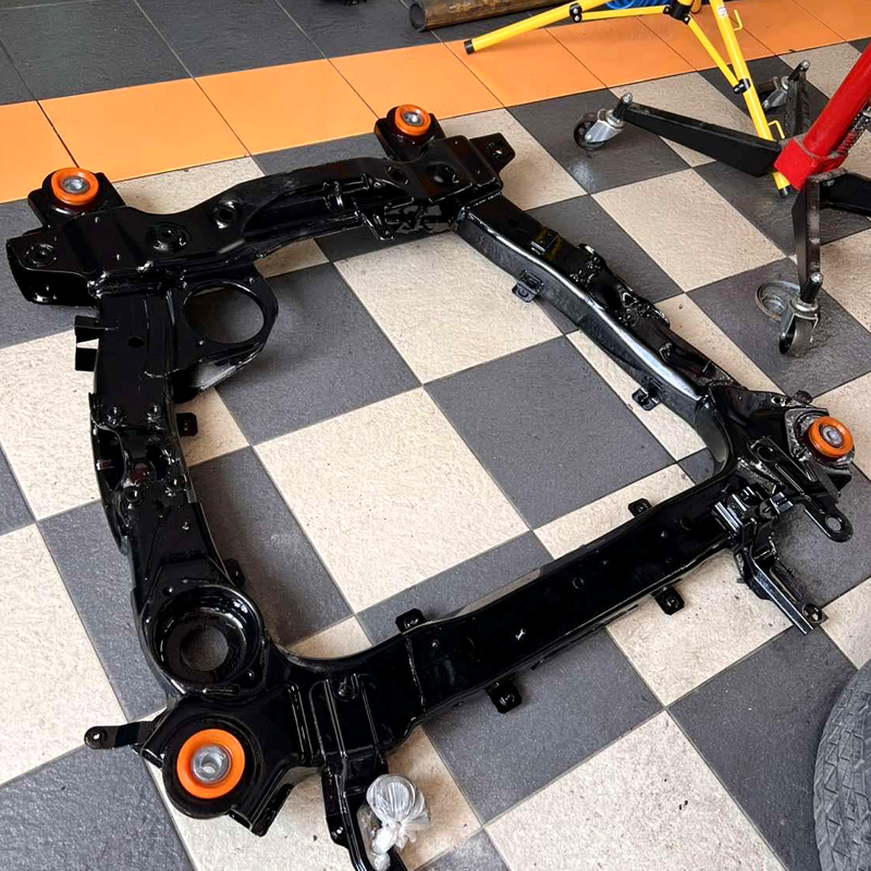 Front subframe Lancia Thesis 2001-2009 Service for sandblasting, powder painting and re-pressing of the bushing (Bushing is not included in the price)