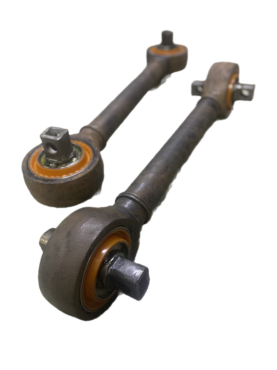 Тяга балансиру Nissan Diesel 1975- Послуга з перепресування сайлентблоків (Сайлентблоки в ціну не входять)