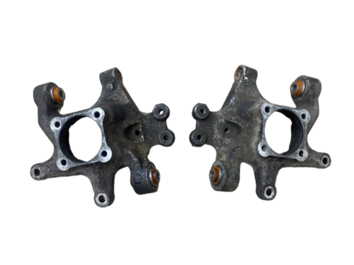 Задня цапфа Opel Antara 2006-2010 Послуга з перепресування сайлентблоків (Сайлентблоки в ціну не входять)