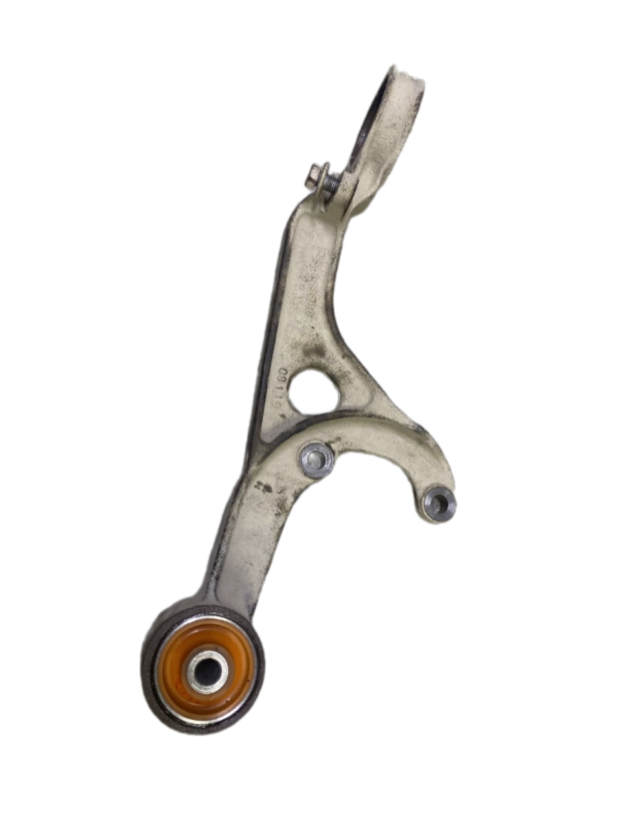 Передний редуктор Toyota Hiace 2004- Услуга с перепресовки сайлентблоков (Сайлентблоки в цену не входят)