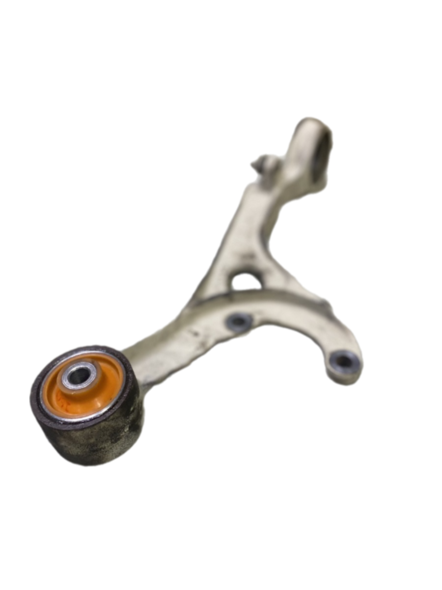 Передний редуктор Toyota Hiace 2004- Услуга с перепресовки сайлентблоков (Сайлентблоки в цену не входят)