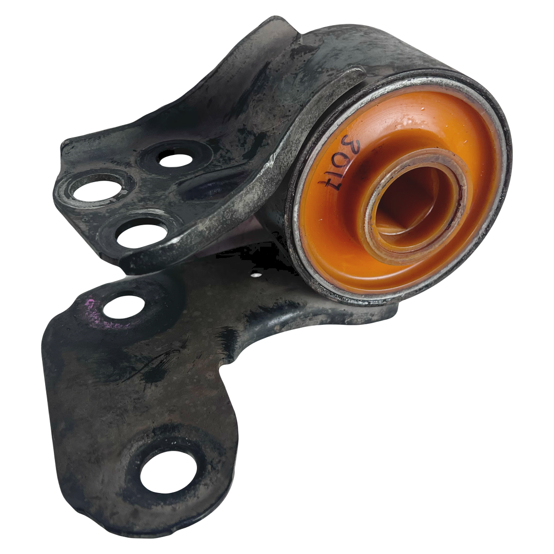 Поліуретановий сайлентблок переднього нижнього важеля задній Honda Odyssey 2017- USA В КРОНШТЕЙНІ