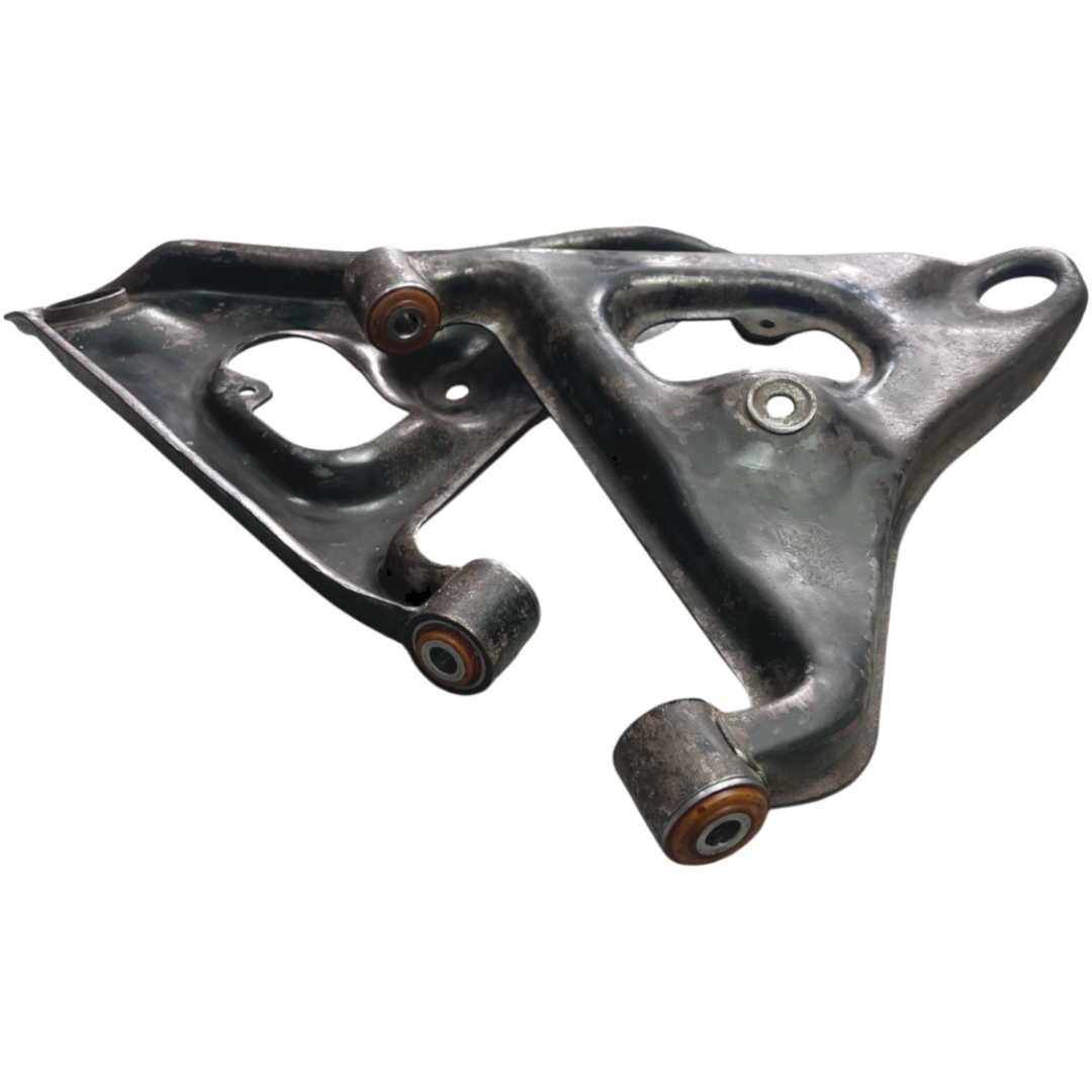 Задній нижній важіль Nissan 200Sx 1988-1993 Послуга з перепресування сайлентблоків (Сайлентблоки в ціну не входять)