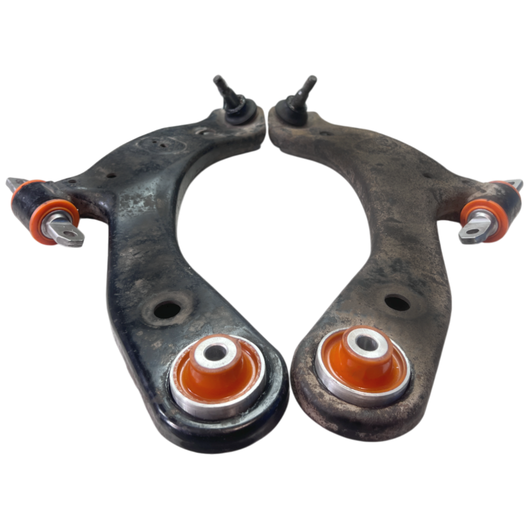 Передній нижній важіль Suzuki Kizashi 2009-2014 Послуга з перепресування сайлентблоків (Сайлентблоки в ціну не входять)