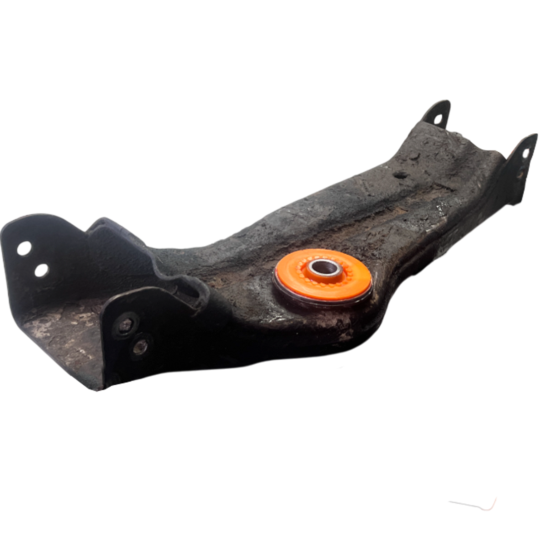 Передня балка Hummer H2 2002-2009 Послуга з перепресування сайлентблоків (Сайлентблоки в ціну не входять)