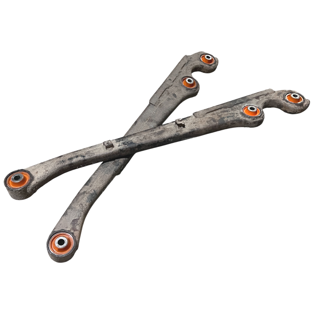 Задній поздовжній важіль Mitsubishi Pajero Sport 1996-2008 Послуга з перепресування сайлентблоків (Сайлентблоки в ціну не входять)