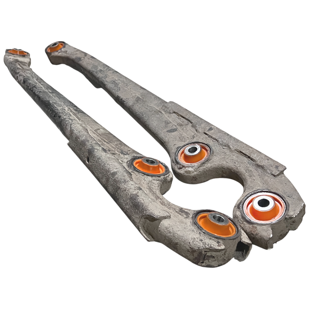 Задній поздовжній важіль Mitsubishi Pajero Sport 1996-2008 Послуга з перепресування сайлентблоків (Сайлентблоки в ціну не входять)